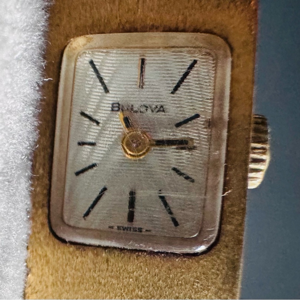 Vintage Ladies Bulova Gold Plated Watch - Picture 4 of 7